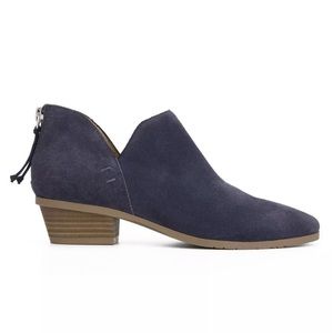 Kenneth Cole Navy Booties